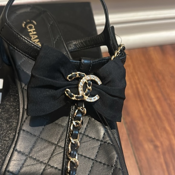 Channel sandal with bow. Lambskin black - Picture 2 of 6